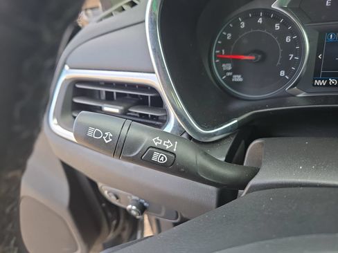 Used 2024 Chevrolet Equinox LT FWD image 37