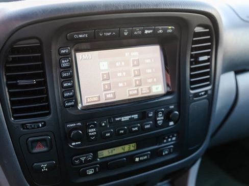 Used 2001 Toyota Land Cruiser AWD/4WD image 24