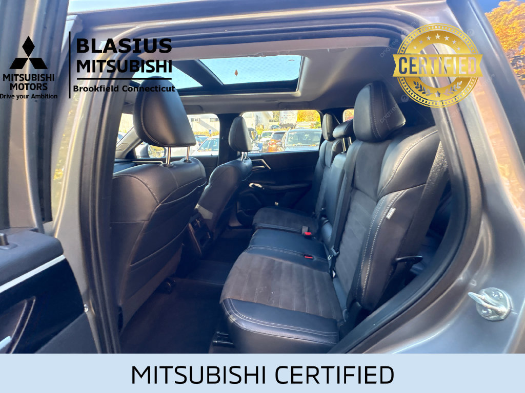 Used 2023 Mitsubishi Outlander 4WD Plug-In Hybrid image 23