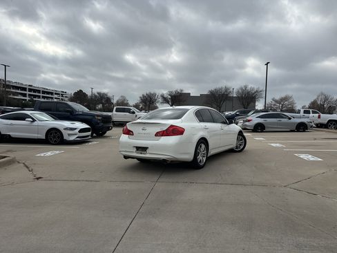 Used 2010 INFINITI G37 Journey w/ Premium Pkg image 4