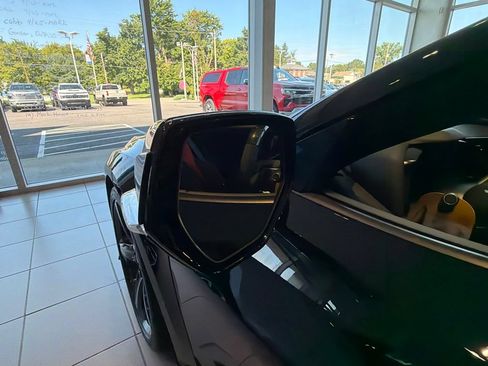 Used 2024 Chevrolet Corvette Z06 RWD image 9