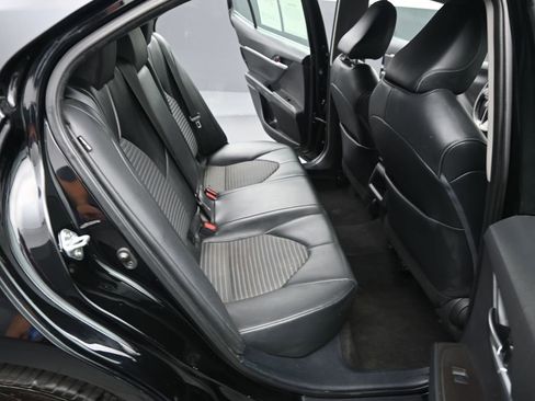 Used 2021 Toyota Camry SE image 23