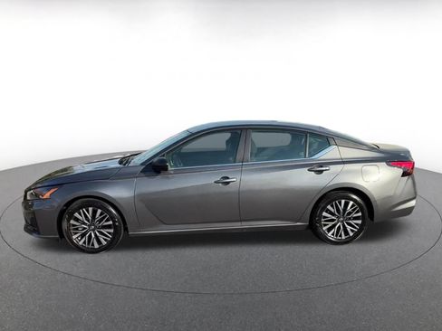 Used 2026 Nissan Altima 2.5 SV FWD image 8
