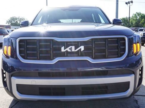 Used 2025 Kia Telluride S FWD image 12