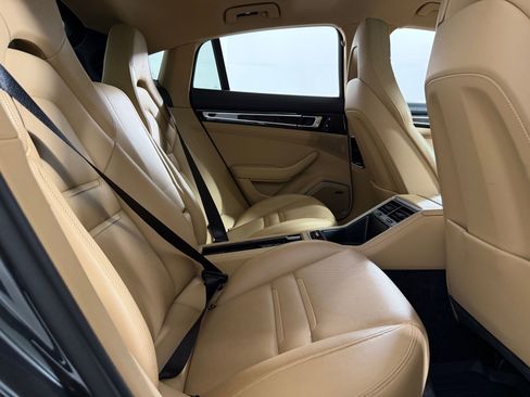 Used 2019 Porsche Panamera image 29