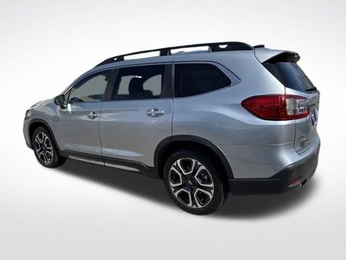 Used 2023 Subaru Ascent Limited image 3