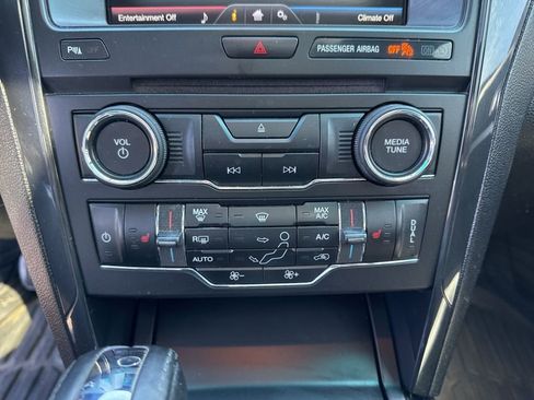 Used 2016 Ford Explorer XLT w/ Equipment Group 202A image 21