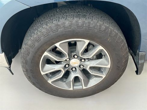 Used 2024 Chevrolet Silverado 1500 LT image 31