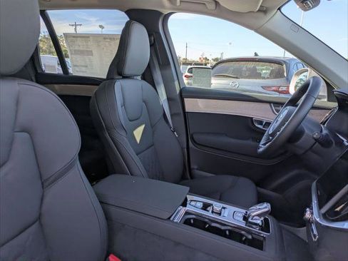 New 2026 Volvo XC90 B6 Core image 14
