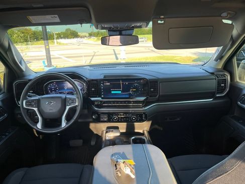 Used 2024 Chevrolet Silverado 1500 RST AWD/4WD image 5