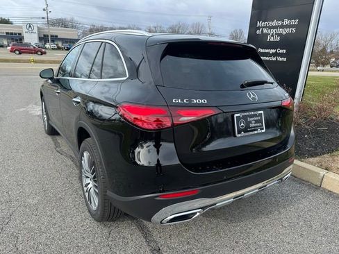 Used 2026 Mercedes-Benz GLC 300 4MATIC image 3