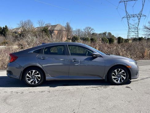 Used 2018 Honda Civic EX image 2