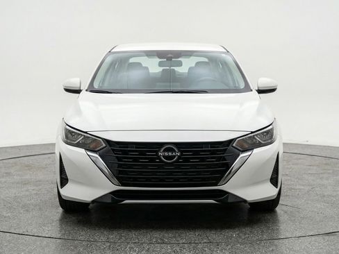 Used 2025 Nissan Sentra SV FWD image 2