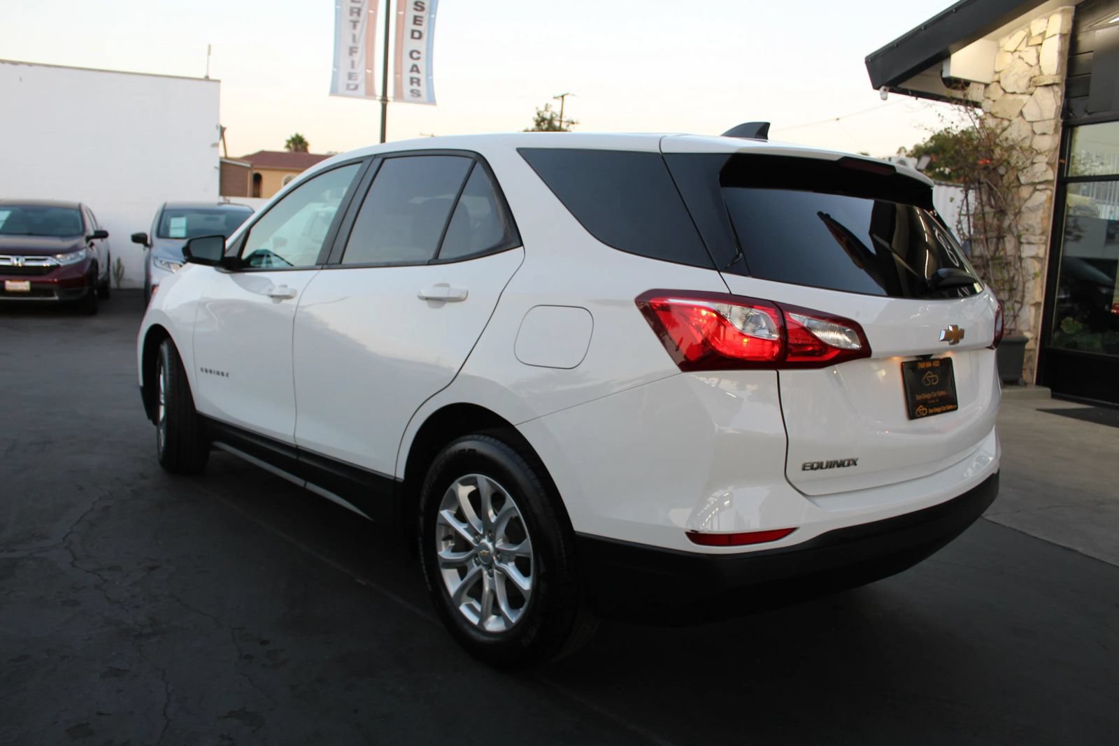 Used 2020 Chevrolet Equinox LS FWD image 3