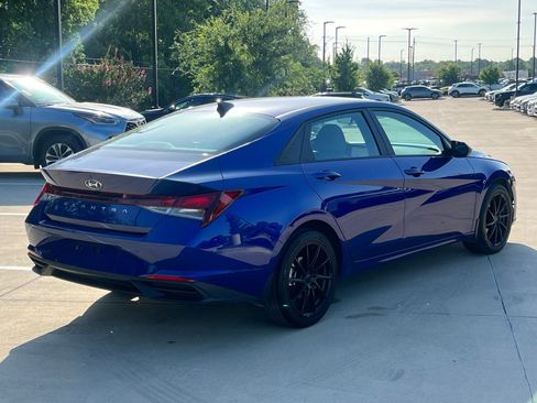 Used 2023 Hyundai Elantra SEL w/ Convenience Package FWD image 11