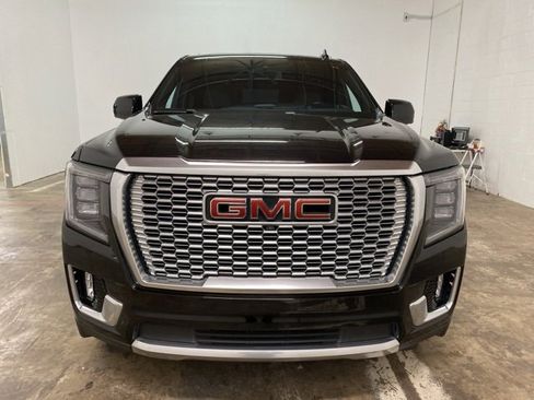 Used 2023 GMC Yukon XL Denali image 2