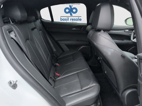 Used 2022 Alfa Romeo Stelvio Sprint image 18