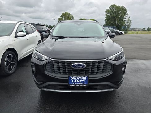 New 2025 Ford Escape SE image 2