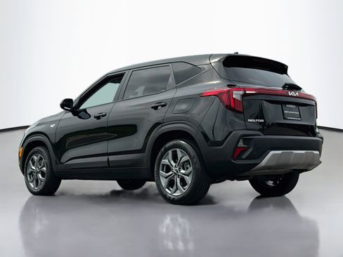 Used 2025 Kia Seltos LX AWD/4WD image 5