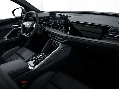 New 2025 Audi SQ5 Premium Plus image 8