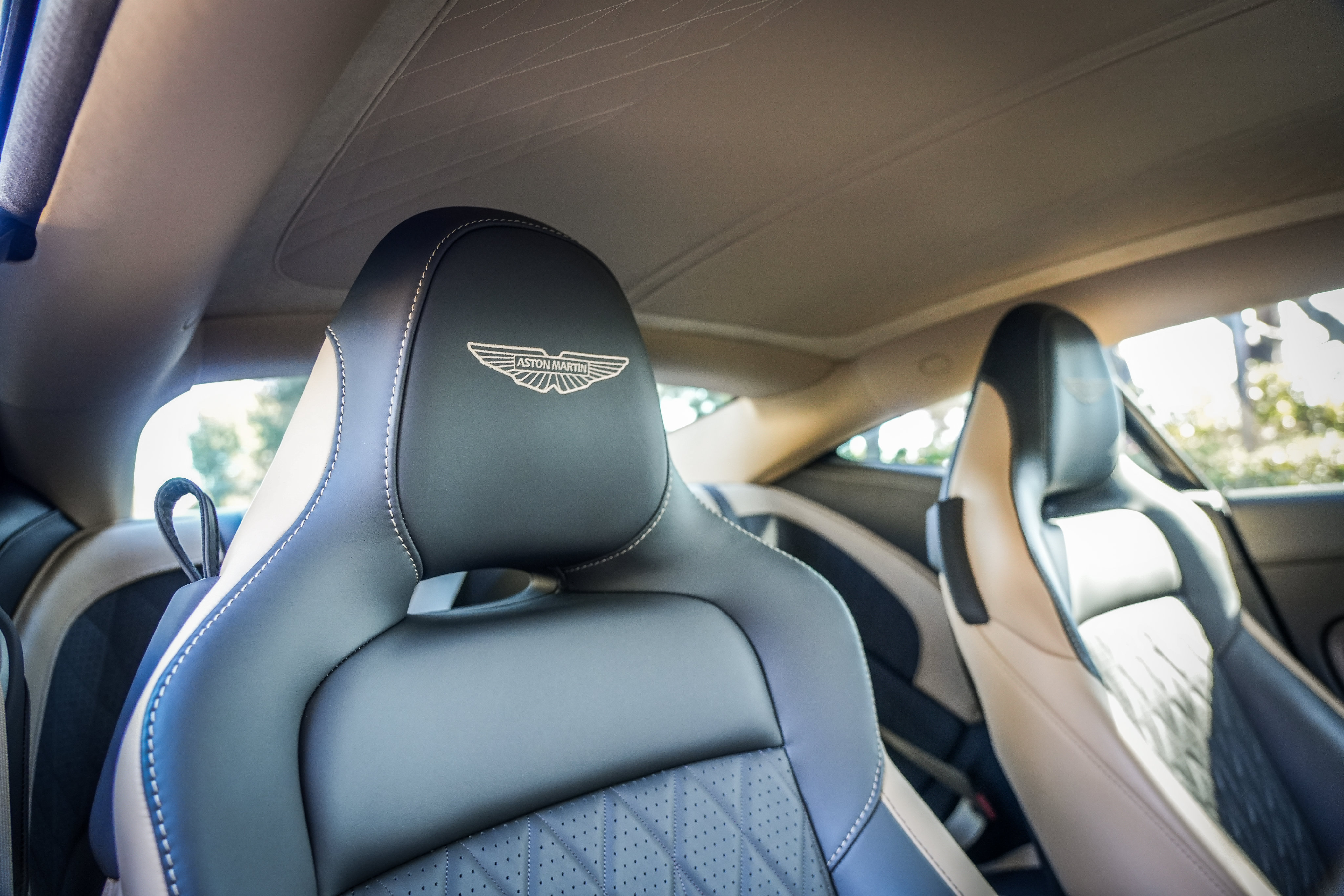 Used 2024 Aston Martin DB12 Coupe RWD image 22