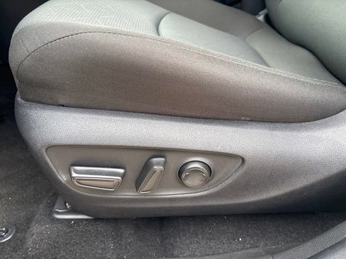 Used 2025 Toyota RAV4 XLE AWD/4WD image 13