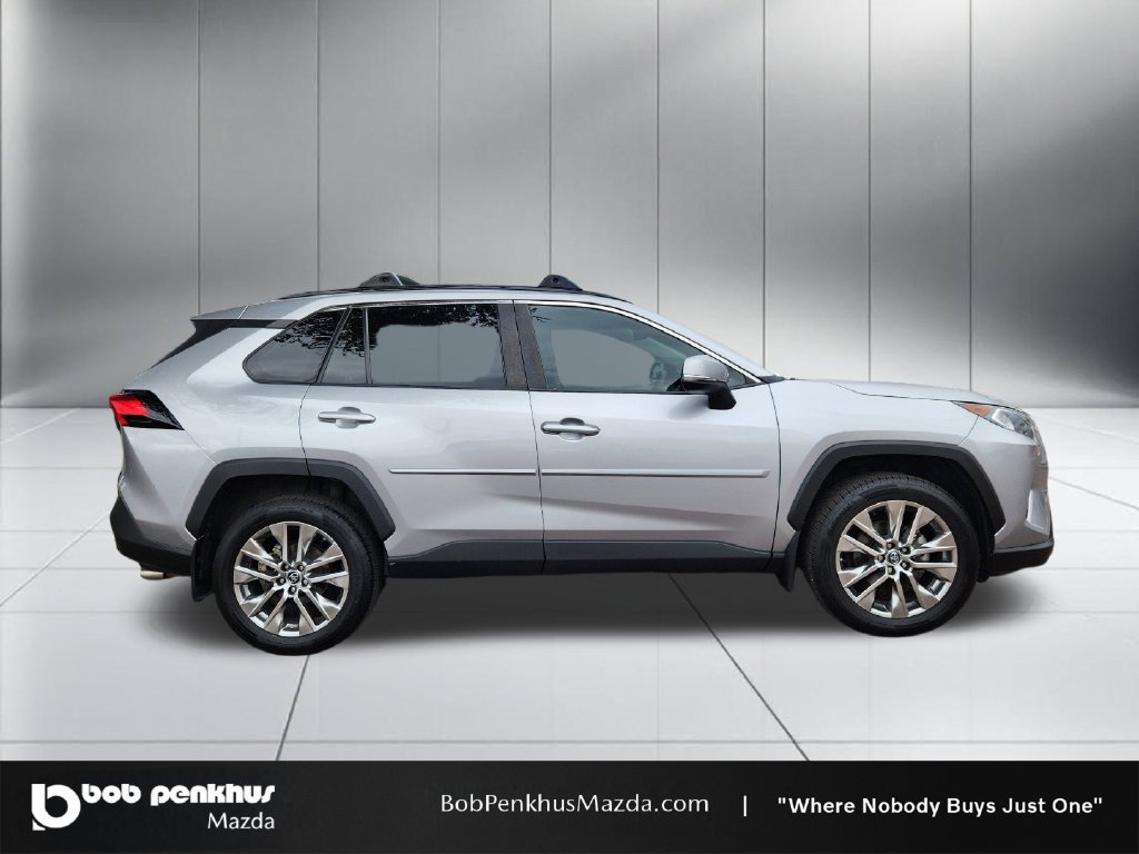 Used 2019 Toyota RAV4 XLE Premium w/ Cold Weather Package AWD/4WD image 24