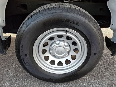 Used 2024 GMC Sierra 1500 Pro w/ Convenience Package image 10