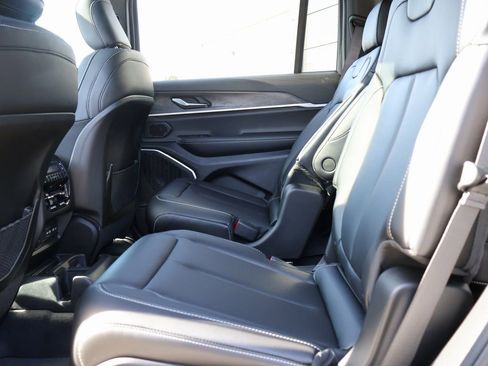 New 2026 Jeep Grand Cherokee L Limited image 19