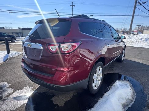 Used 2017 Chevrolet Traverse LT w/ Style and Technology Package image 8