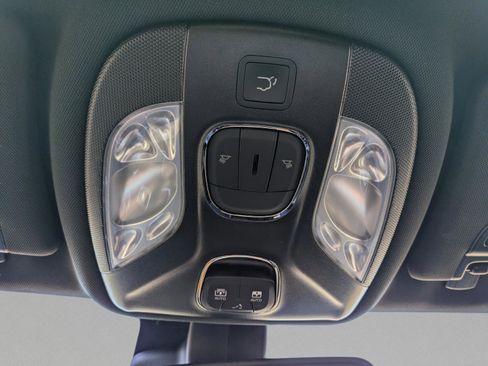 New 2026 Jeep Compass Latitude w/ Sun and Sound Group image 25