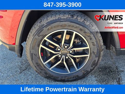 Used 2019 Jeep Grand Cherokee Trailhawk AWD/4WD image 12