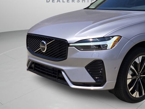 Certified 2026 Volvo XC60 T8 Plus w/ Protection Package Premier AWD/4WD image 32