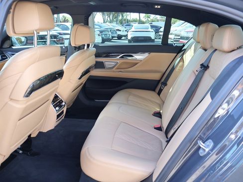 Used 2022 BMW 740i w/ M Sport Package image 41