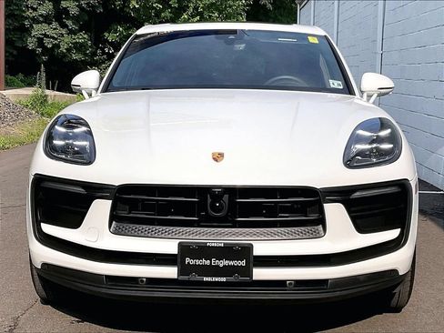 Certified 2023 Porsche Macan AWD/4WD image 8