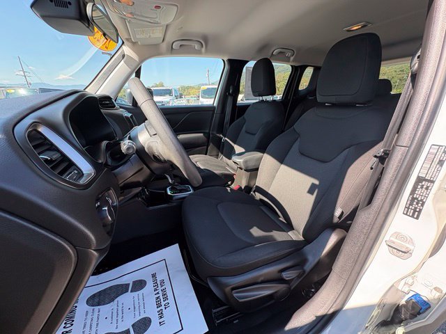 Used 2023 Jeep Renegade Latitude AWD/4WD image 25
