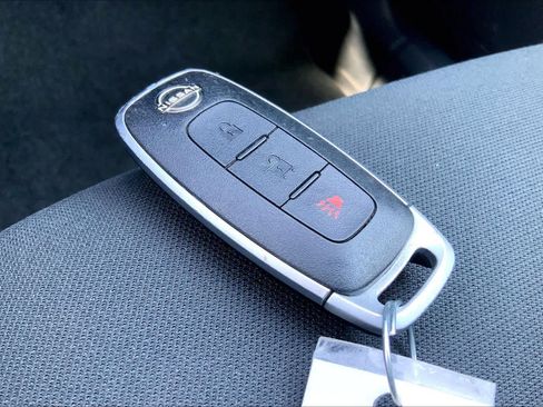 Used 2023 Nissan Rogue S AWD/4WD image 15