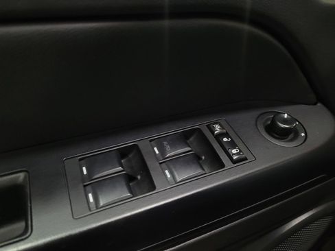 Used 2017 Jeep Patriot Latitude FWD image 27