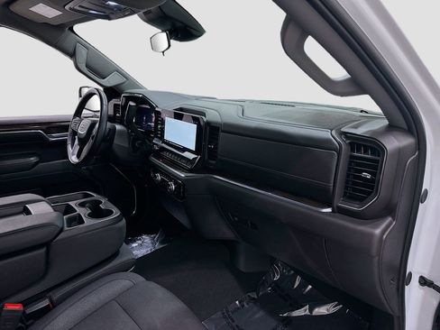 Used 2024 GMC Sierra 1500 Elevation image 29