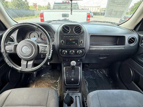 Used 2014 Jeep Patriot Sport w/ Power Value Group FWD image 3