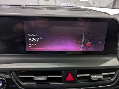 Used 2025 Kia Seltos S AWD/4WD image 19