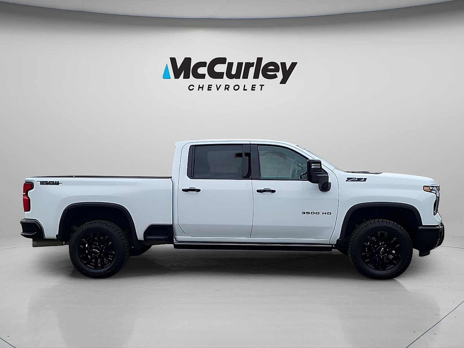 Used 2026 Chevrolet Silverado 3500 LTZ w/ LTZ Plus Package AWD/4WD image 8