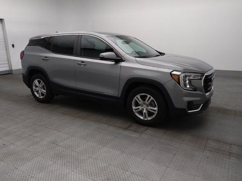 Used 2023 GMC Terrain SLE FWD image 11
