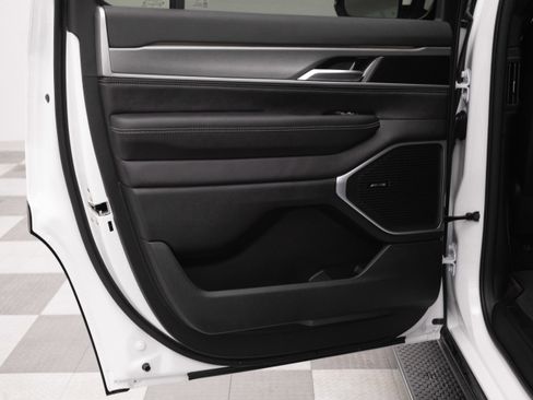 New 2026 Jeep Grand Wagoneer Limited AWD/4WD image 20