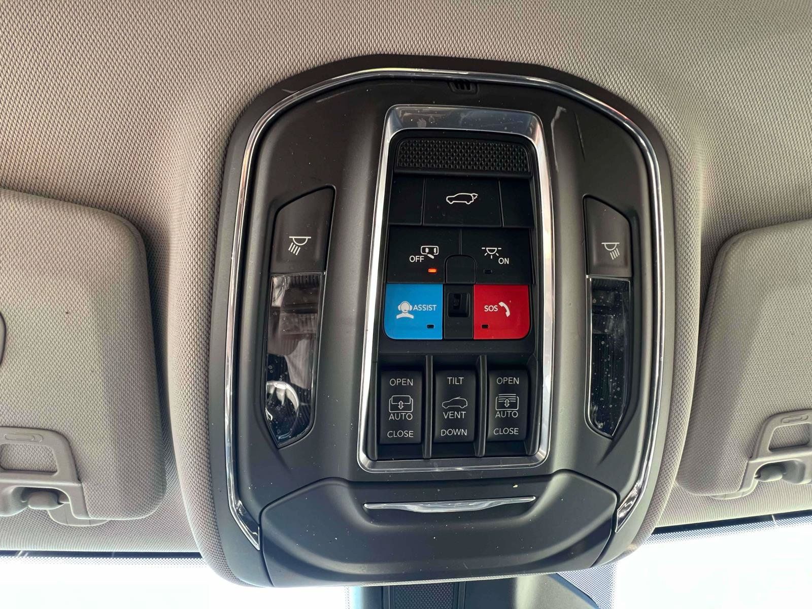Used 2023 Jeep Grand Cherokee 4WD 4xe image 14