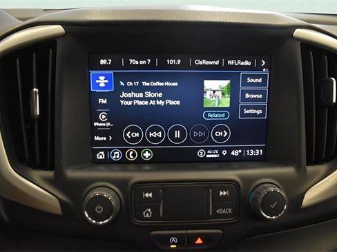 Used 2024 GMC Terrain SLT image 30