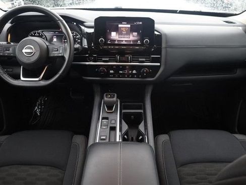 Certified 2025 Nissan Pathfinder SV FWD image 24