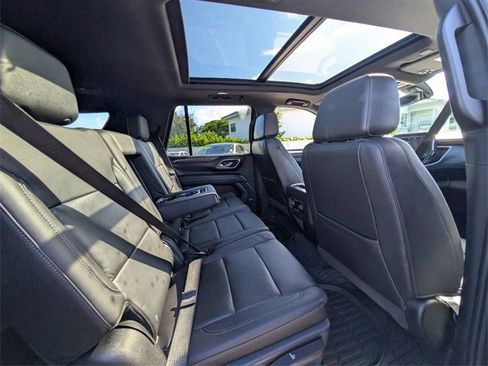 Used 2021 Chevrolet Tahoe Z71 w/ Z71 Signature Package image 16