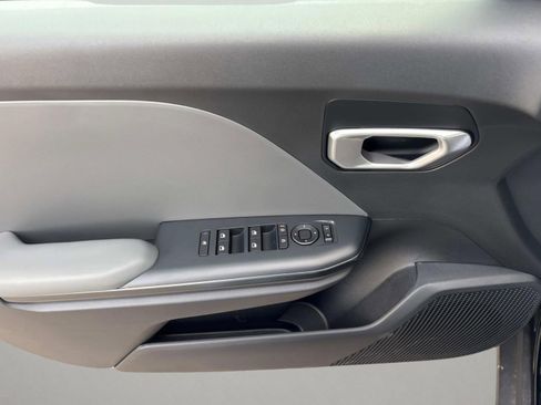 New 2025 Kia K4 LX image 18