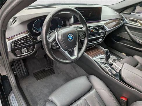 Used 2023 BMW 530e xDrive AWD/4WD image 10